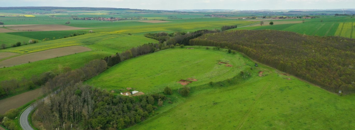 Luftaufnahme der Hünenburg